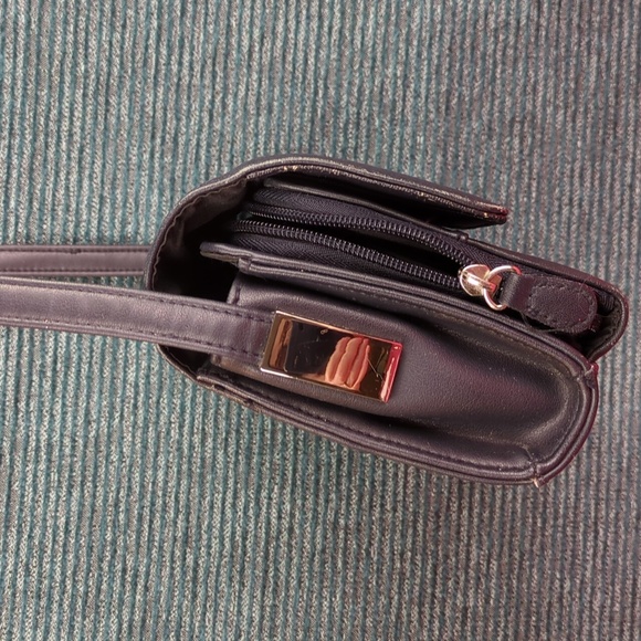 Worthington Crossbody Wallet Bag - Picture 5 of 16